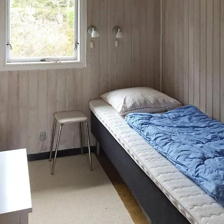 Three-bedroom In 38 Holiday home